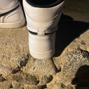 Used jordan mids OG ying yang whites